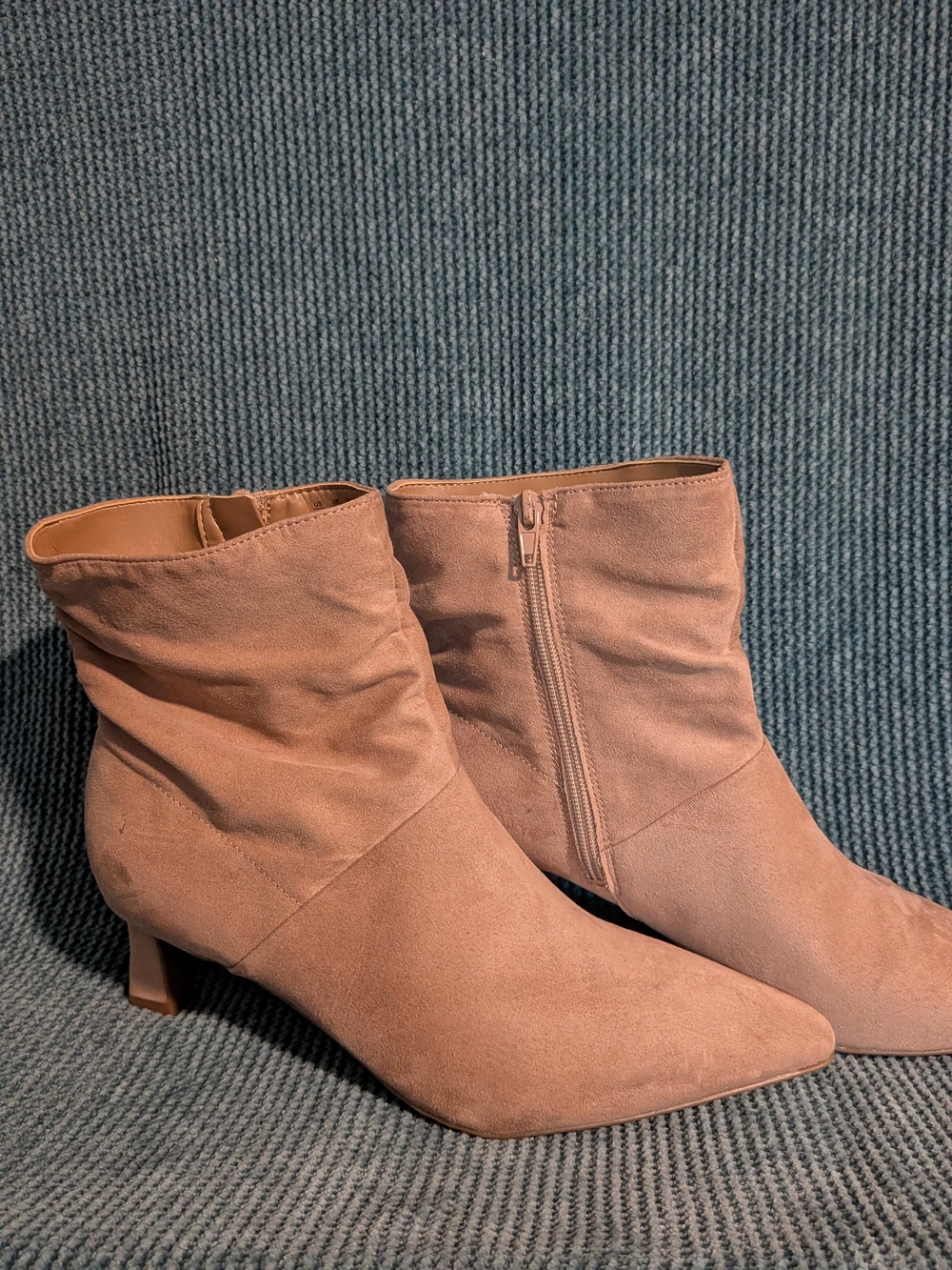 Naturalizer Women's Dusty Rose Suede Ankle Booties